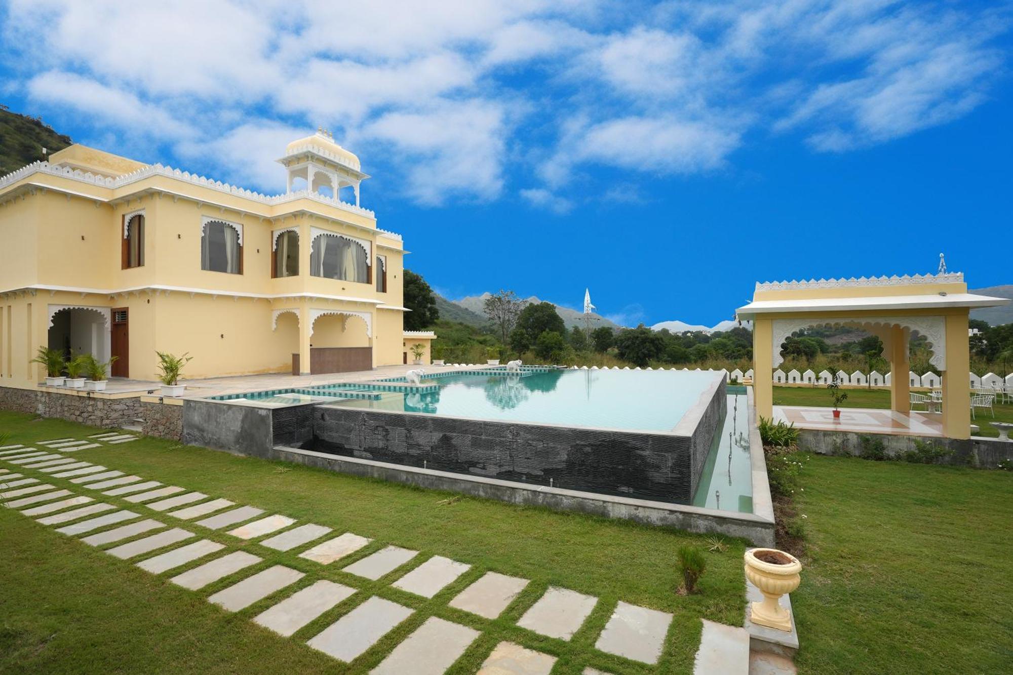 Maangarh Resorts Удайпур Екстериор снимка