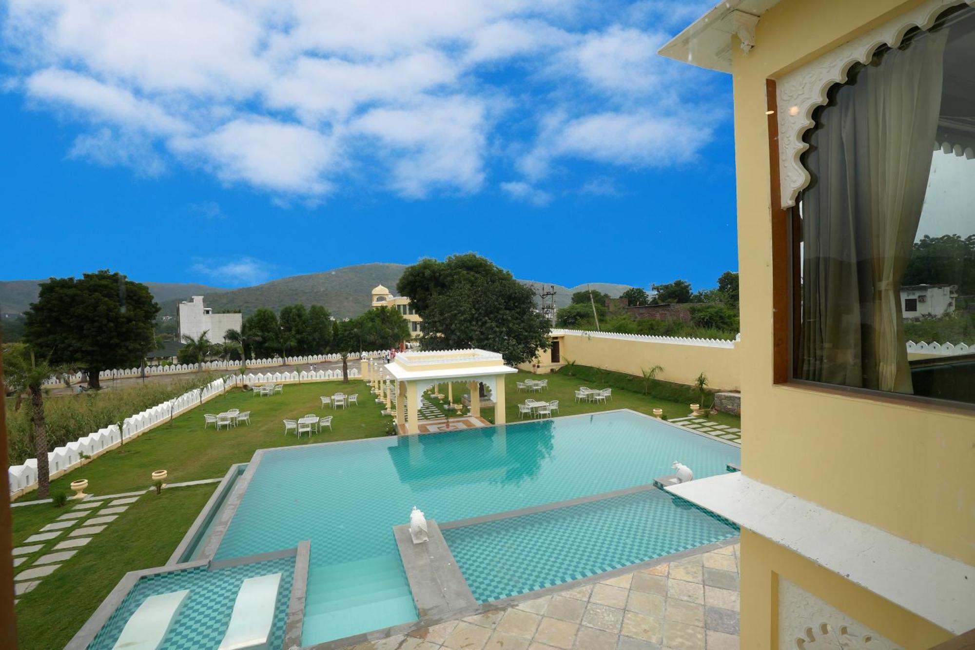 Maangarh Resorts Удайпур Екстериор снимка