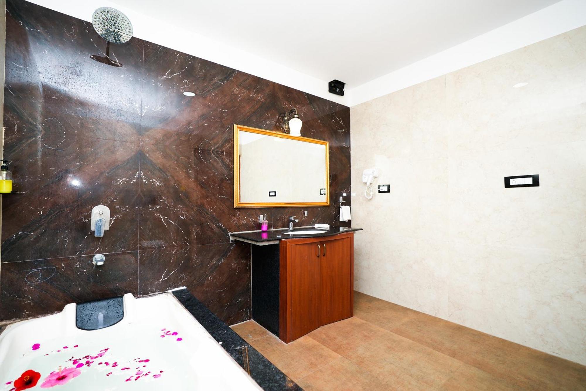 Maangarh Resorts Удайпур Екстериор снимка