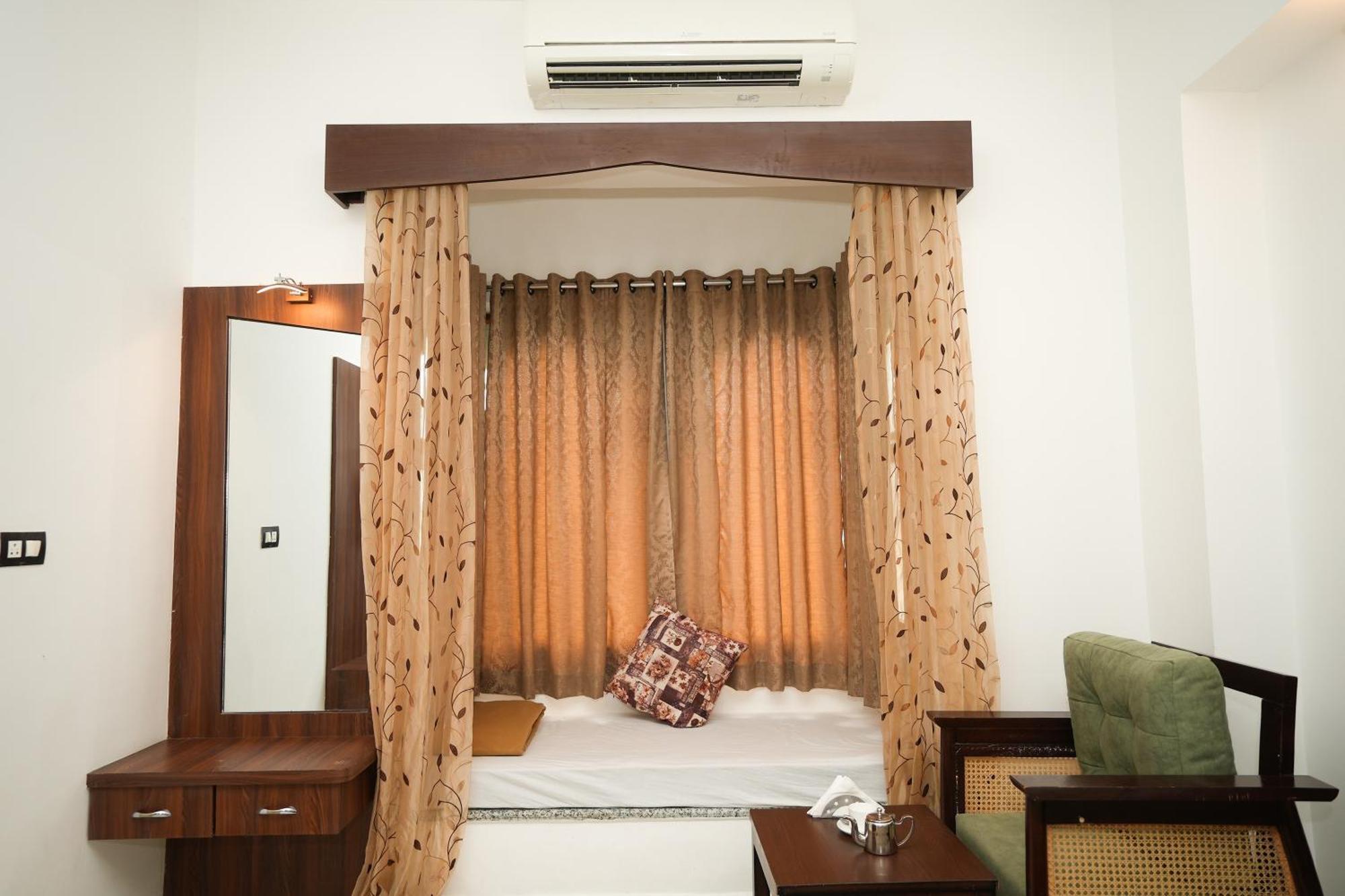 Maangarh Resorts Удайпур Екстериор снимка