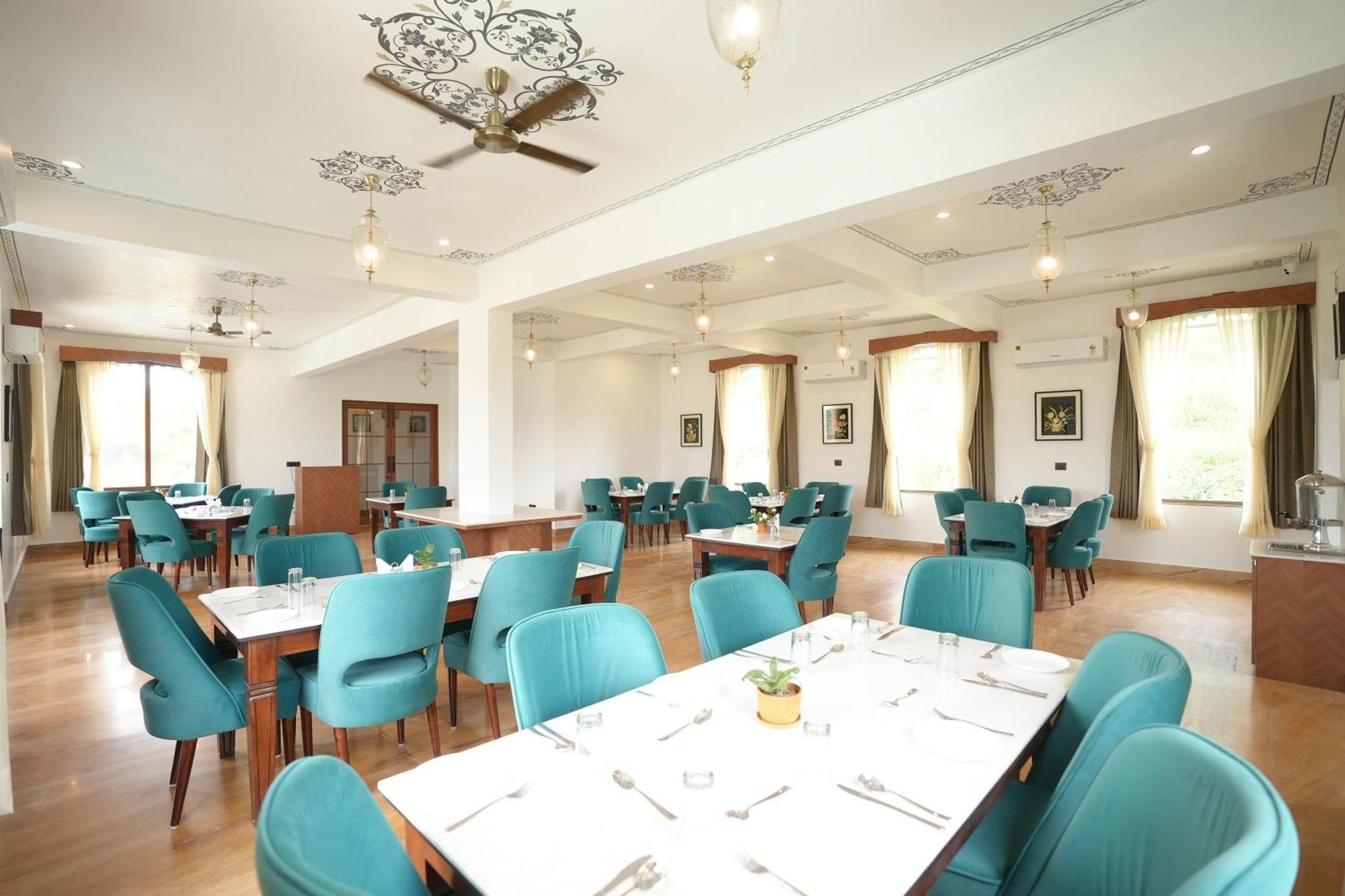 Maangarh Resorts Удайпур Екстериор снимка