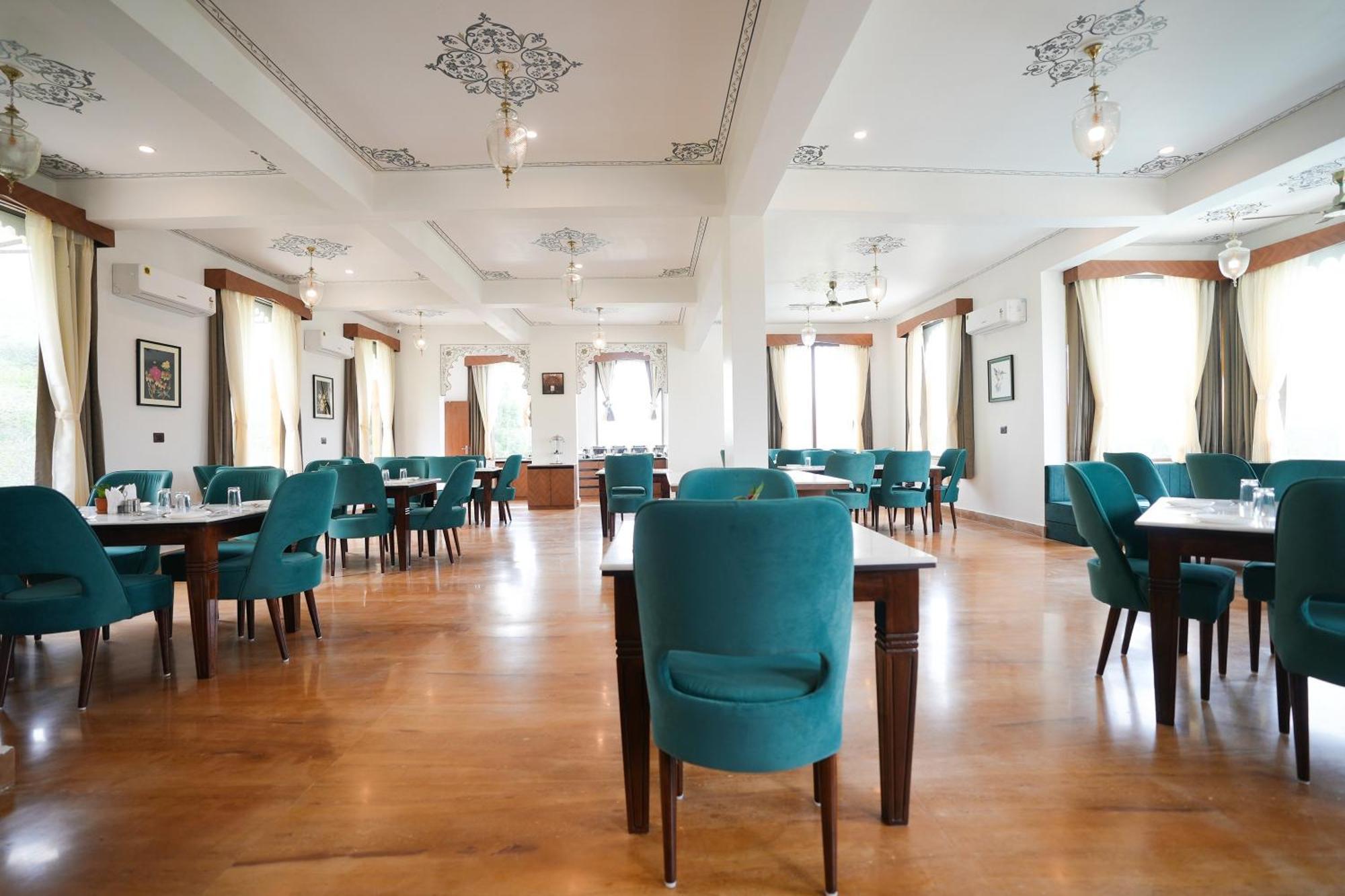 Maangarh Resorts Удайпур Екстериор снимка