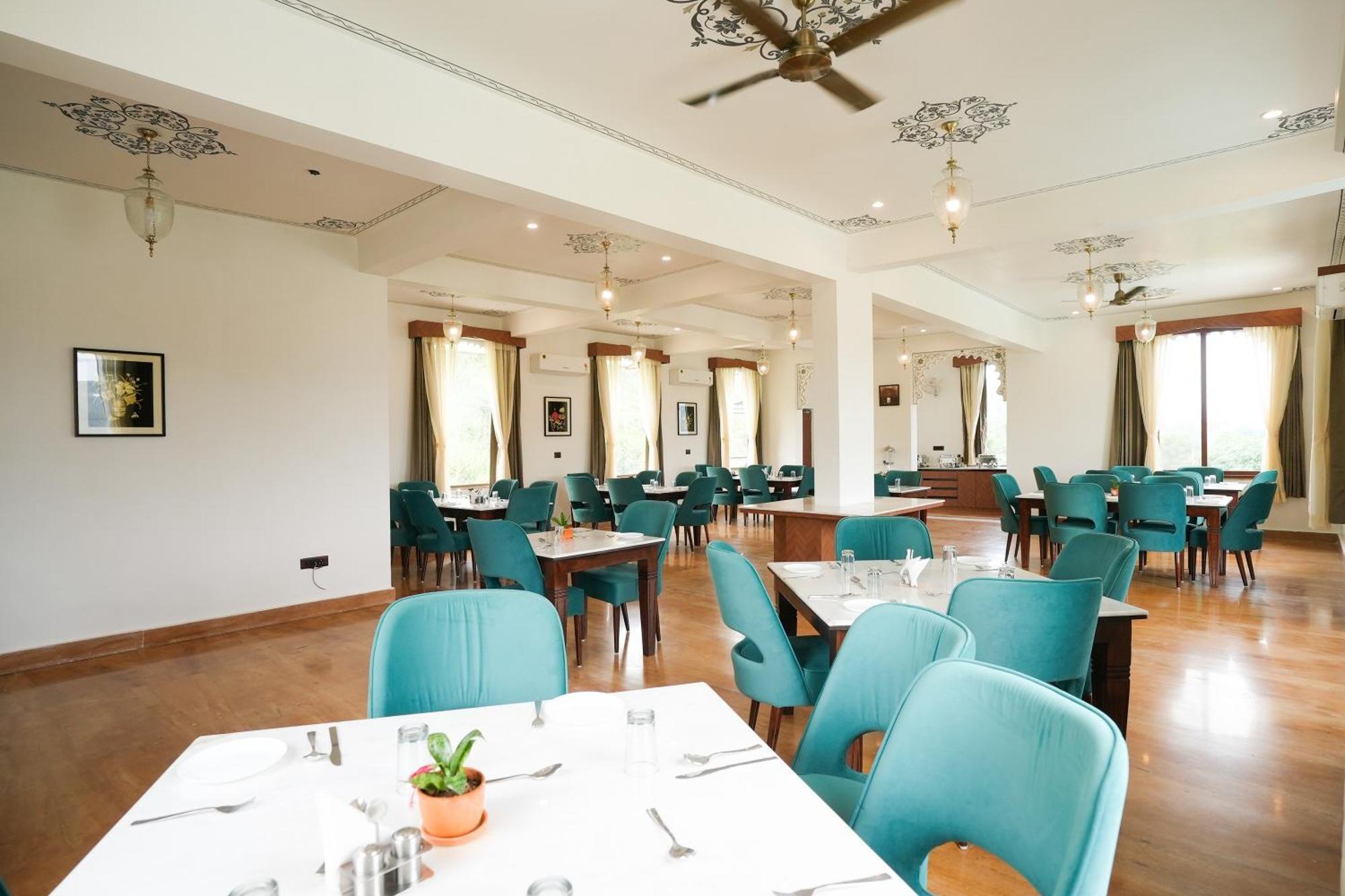 Maangarh Resorts Удайпур Екстериор снимка