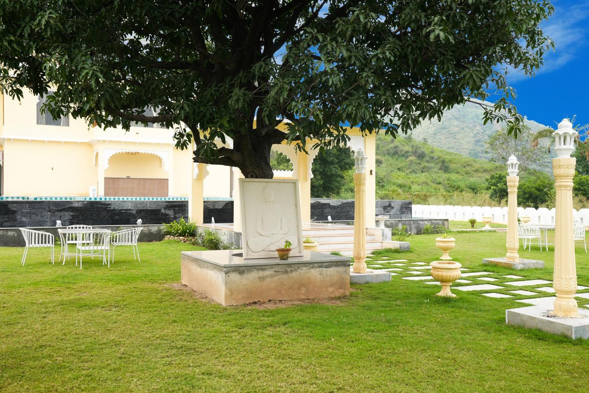 Maangarh Resorts Удайпур Екстериор снимка